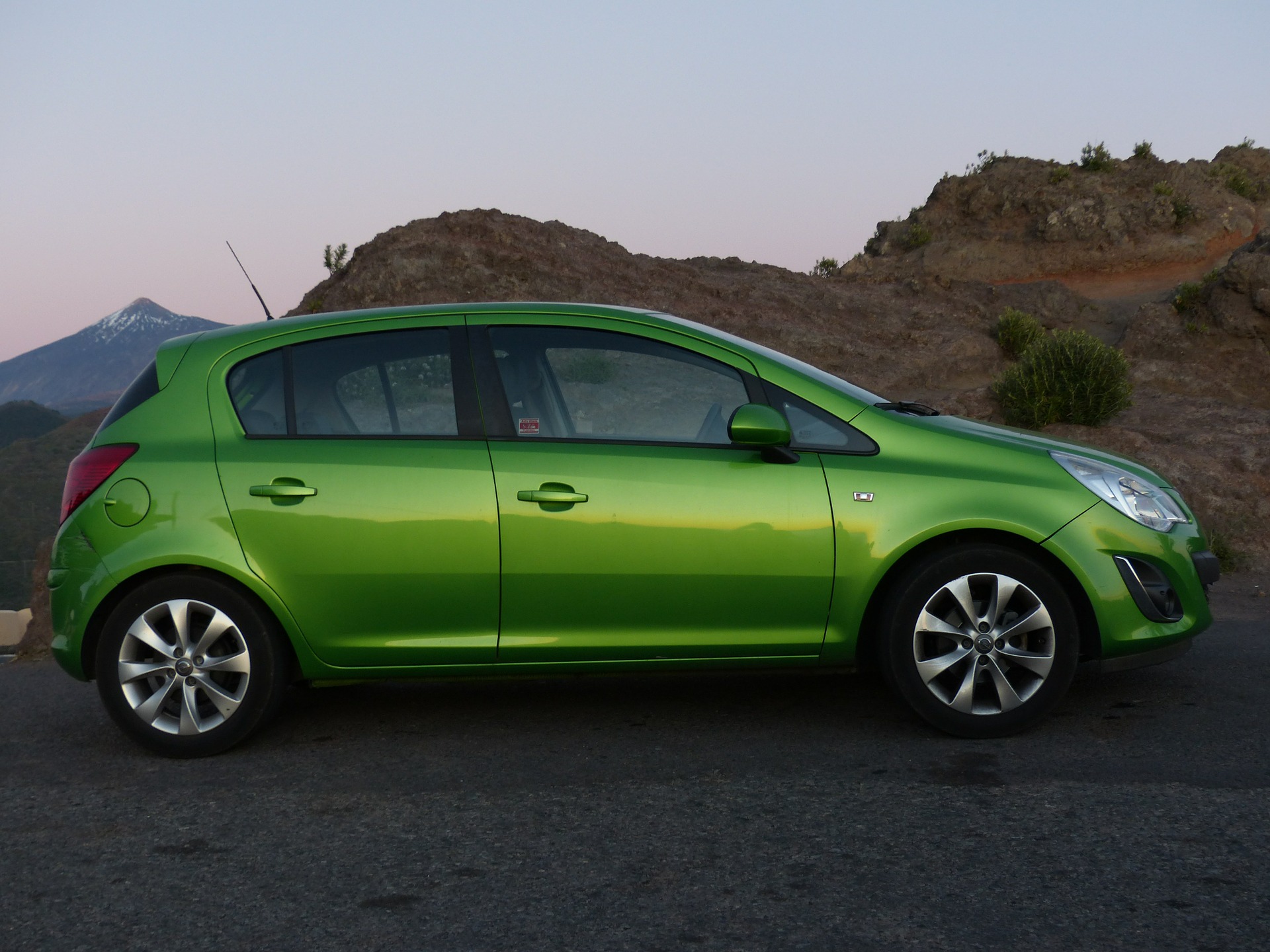 groene Opel Corsa