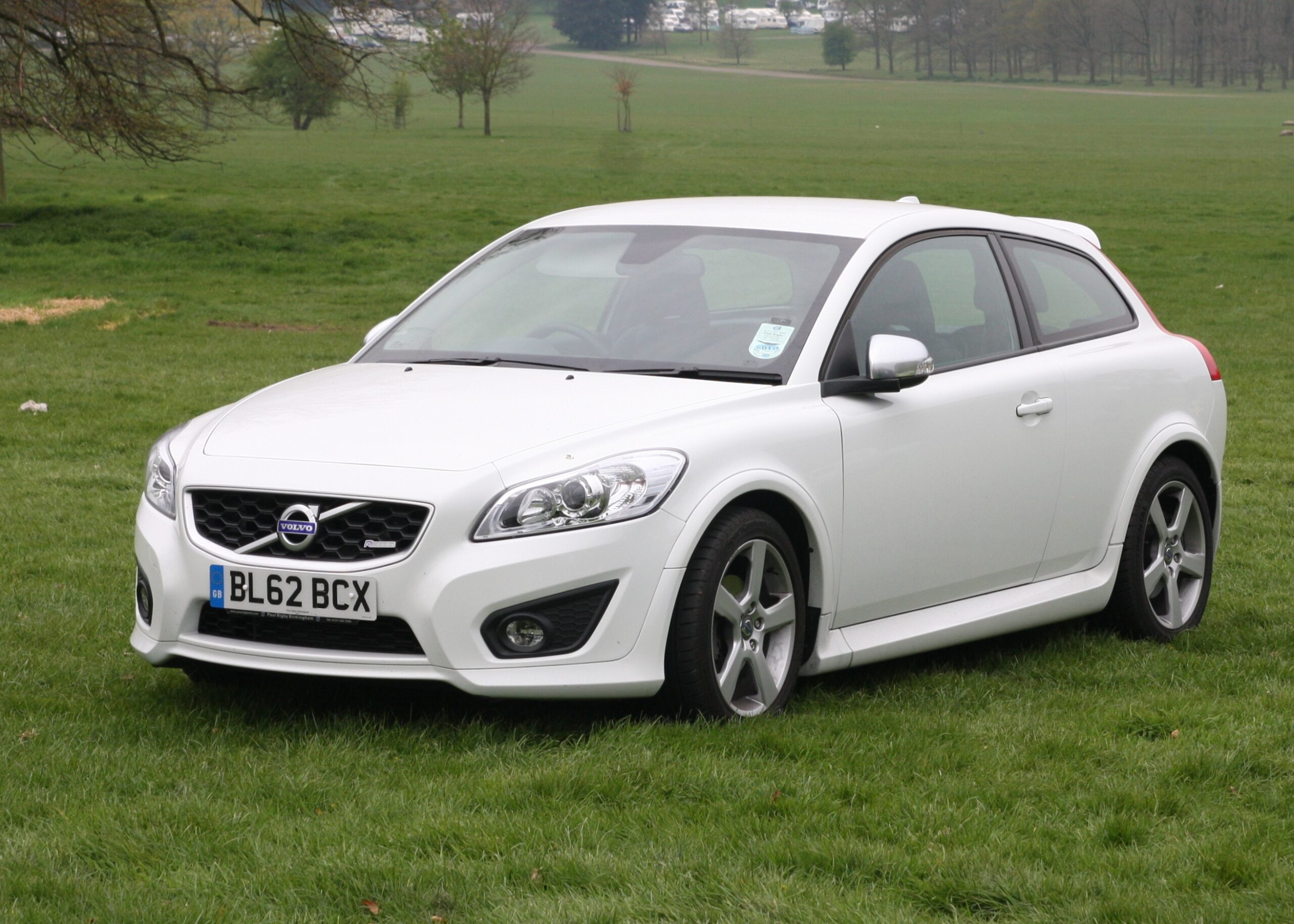 witte volvo c30